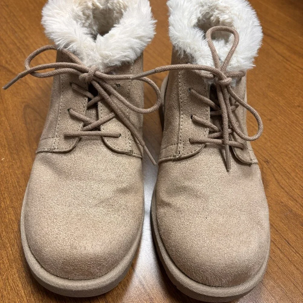 Makalu Faux Suede Fur-Lined Ankle Boots Lace-Up Women's size 7.5 regular - Picture 1 of 7